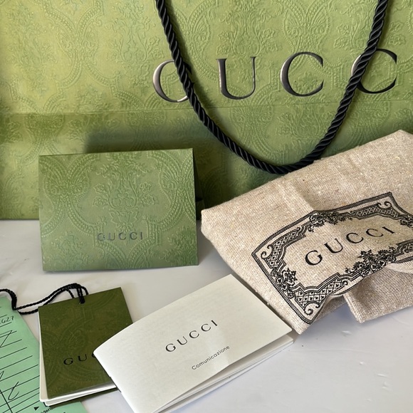 ❌(SOLD)❌NWT-AUTHENTIC UNISEX MESSENGER LEATHER BAG GUCCI, MADE IN ITALY. - Picture 15 of 17